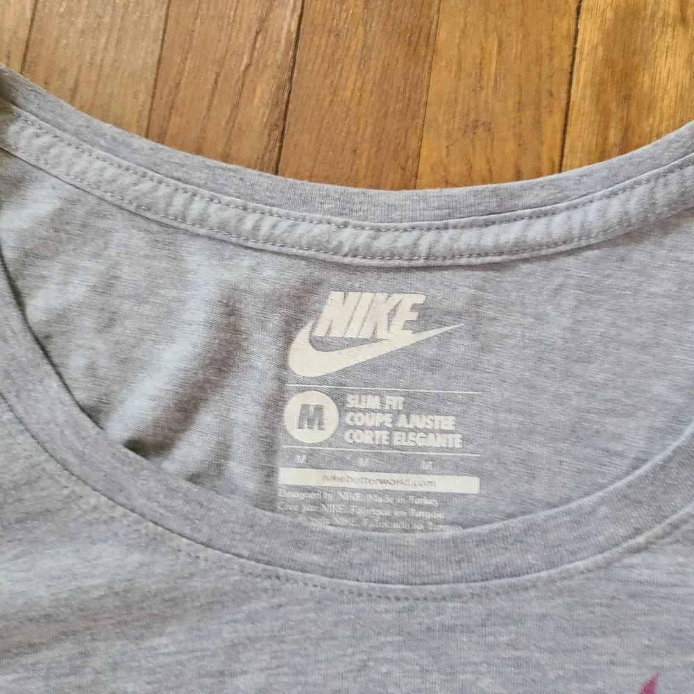 SALE! Nike Tee Shirt • Gray • Size Medium